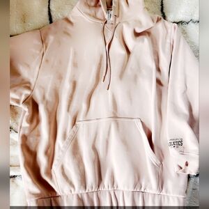 fabletics hoodie/sweatshirt